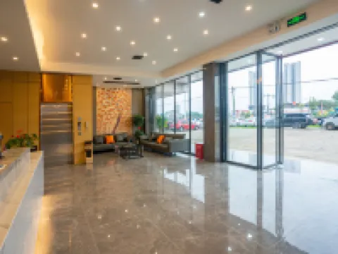 Lingshan Qiancheng Holiday Hotel (Maternity and Child Health Hospital) Hotels in Lingshan