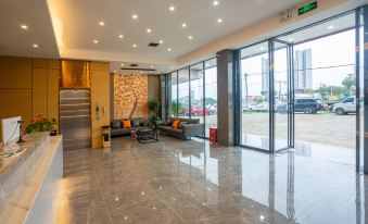 Qiancheng Holiday Hotel