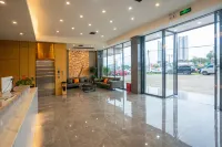 Lingshan Qiancheng Holiday Hotel (Maternity and Child Health Hospital) Hotel di Lingshan