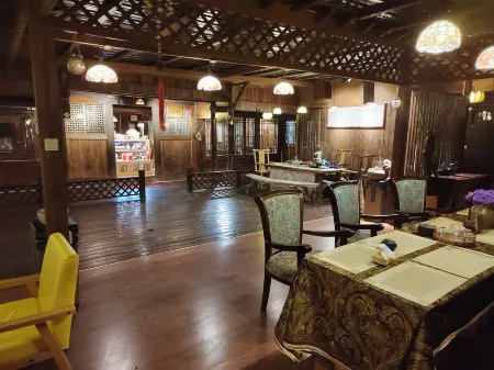 Tianquan Zihuangyuan Homestay Отели рядом с достопримечательностью «Erlang Mountain National Forest Park»