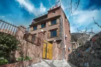 Yunzijian B&B Hotels near Chinese Ancient Castle of Erma