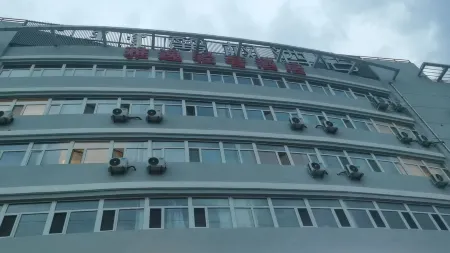 Yayi Light Luxury Hotel (Chifeng High-speed Railway Station) Отели рядом со станцией Chifeng Railway Station