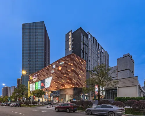 鉑頓國際公寓（廣州知識城旺村地鐵站店） 王村附近的飯店