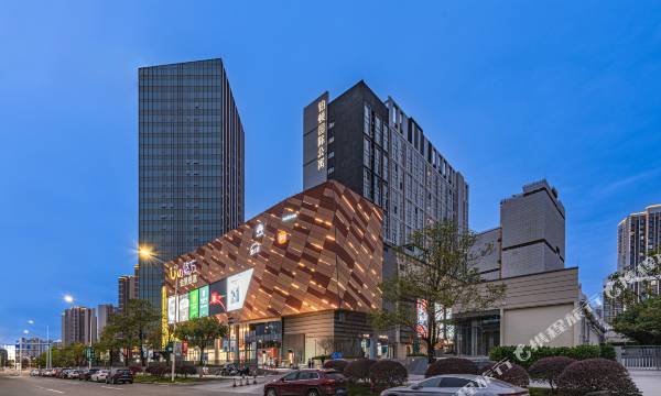 Poltton International Apartment (Guangzhou Zhishicheng Wangcun Subway Station)