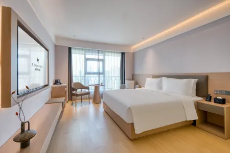 Lushang Hotel (Changsha Wuyi Square Houjiatang Subway Station Branch)