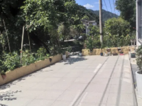 Guangwushan Guanshan Bieyuan Hotels in Nanjiang