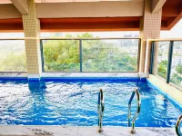 Golden Flower Hot Springs Hotel - Private Pool