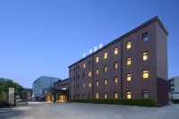 JAMES JOYCE COFFETEL ( Beijing Shunyi District Capital Airport Store ) Hotels in Peking