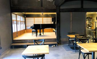 Tetsu-juro (former Ogunis residence) ,  Himeji Castles back parlor-like"400-year-old inn"