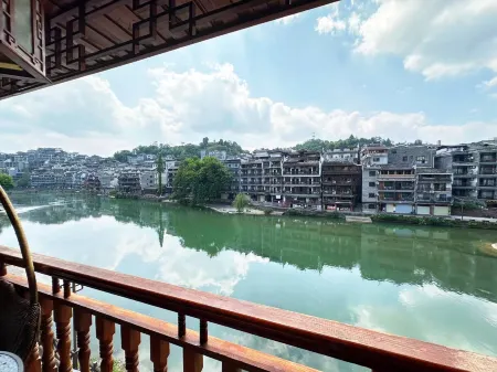 Yilanjiangshe Linjiang Inn