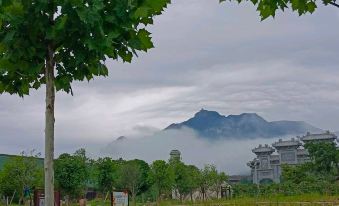 Wangwushan Linyun Mountain Residence