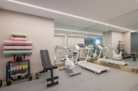 Baichen Future Hotel (Xuchang High-speed Railway East Station Pangdonglai Yunding)