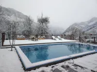 Yihezangjia - Pools