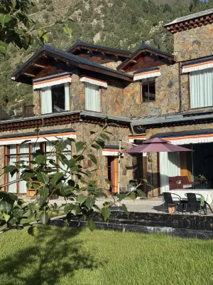 Xiahe Daerzongbu Cuckoo Manor Hotels near White Rock Cliffs