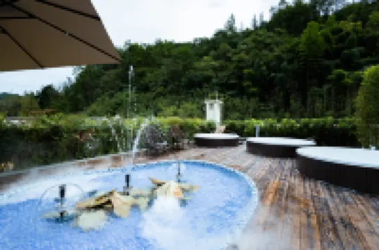 Chengdu Huashuiwan Xiyunqi Hot Spring Homestay