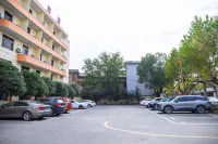 Suixian Hongshan Hotel - parking
