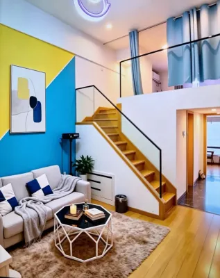 Luyin LOFT Movie Apartment (Nanchang West Station Lizhuangshan Subway Station)