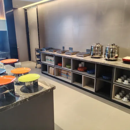 Homeinn Selected Hotel (Hohhot Xincheng District Xinhua Square Subway Station)