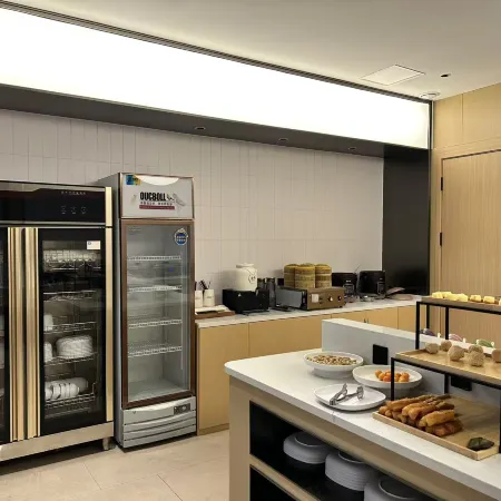 Xiao Man Hotel (Yongzhou Longshuitan Vision International Plaza Store)