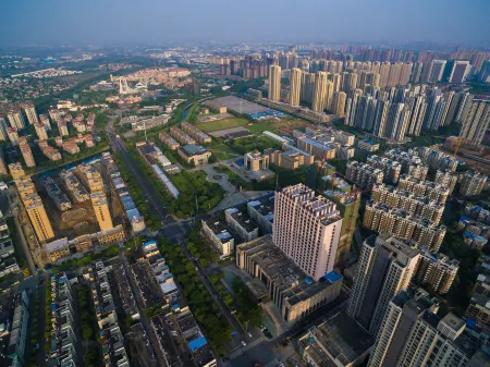 Happiness Hotel Отели рядом с достопримечательностью «China Dinosaur Land»