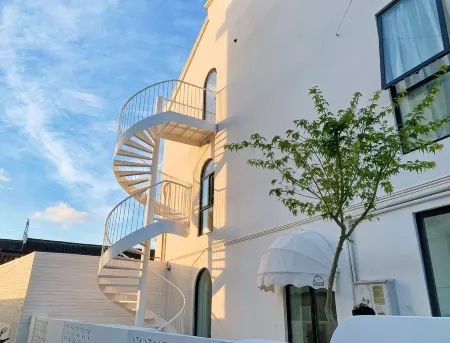 Amu Xiansen Guesthouse