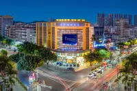 藍斯·SLUMBER CONCEPT城幕酒店（深圳龍崗中心城盛平地鐵站店） 鄰近王斌裝飾全屋定製（百富城KTV店）的酒店