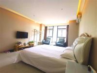 青岛白云公寓 - 创意欧式超大床房
