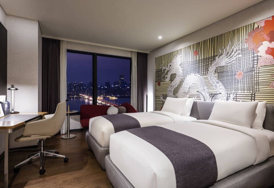 2. 노보텔 앰배서더..