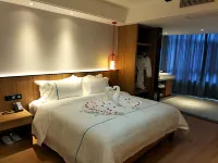 Penglai Hotel - parking