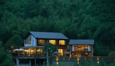 Moon Workshop Hostel