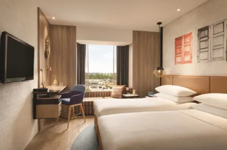 Jen Singapore Tanglin by Shangri-La Отели рядом с достопримечательностью «Block 18 HDB Dover Crescent»