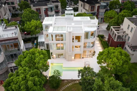 Chami Villa (Shanghai International Tourism Resort) Отели рядом с достопримечательностью «Shanghai Wild Animal Park»