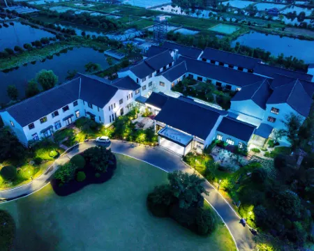 Longyou Yuyue·Heyuan Resort Hotel Hotels in Longyou