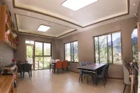 Mountain and cloud boutique inn（Jiaju Village）