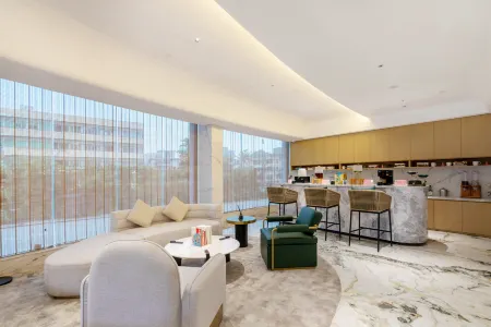 ELong Xicheng International Hotel(Haiya Colorful City Tongle South Subway Station Store） Отели рядом с достопримечательностью «Bao'an Science and Technology Museum»