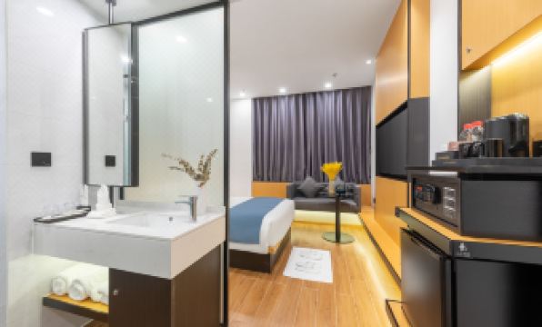 Tianmu Lujia Hotel (Foshan Kuiqi Lu Metro Station New DNA )