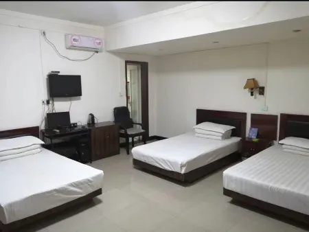 Jiapeng Hotel, Yucheng Отели в г. Пучэн