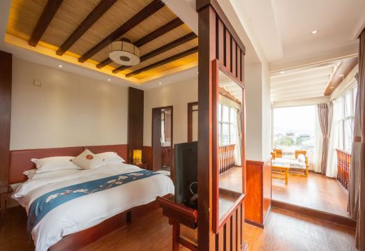 大理古城五月·申木客栈外景图