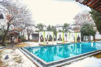 Shilily WeiYan Heritage Hot Spring Resort Hotel - piscina