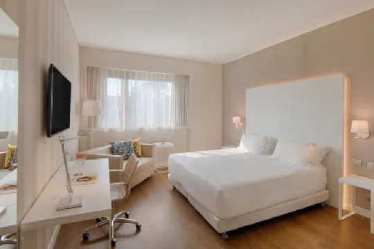 NH Torino Centro Hotels near Vinzaglio Metro Station