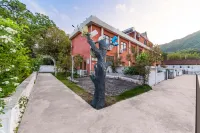 Qingyuan Irritable Rock Resort Hotel