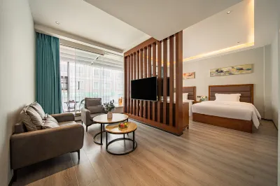 First Meet Hotels near Luodian People's Square