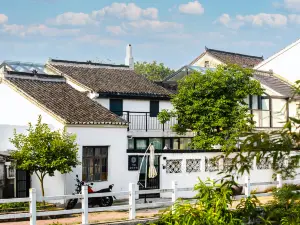 Floral Hotel · Yixing Lake Father Holds Hometown Hotel