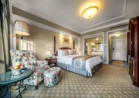 Zhongwei Green Lake Hotel