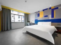 7Days Inn Hotel (Longyan Railway Station Zhongshan Road Pedestrian Street) فنادق في لونغ يان