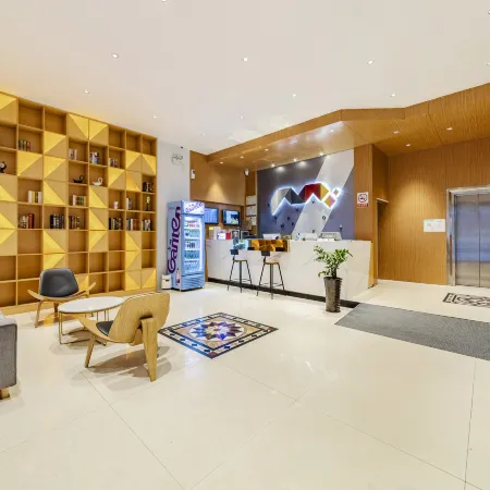Maoming Baizhu Hotel (Gaozhou Pedestrian Street)