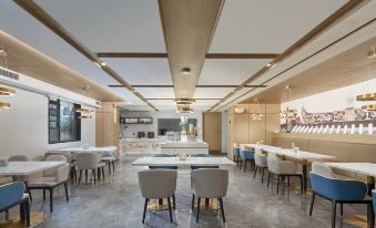 Yaduo Hotel (Guangzhou Panyu Bridge Metro Station)
