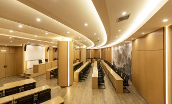 Yuxi Huaning Guanghua Hotel (Ningzhou Park)