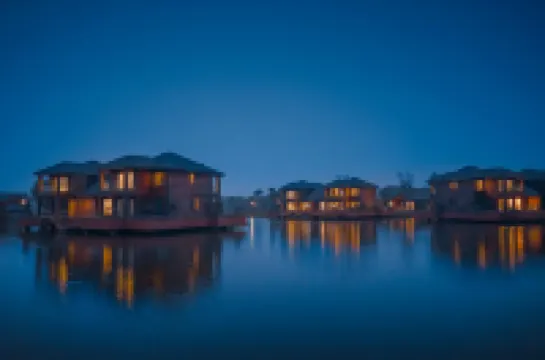 Taihu Longemont  Baihua Island Boutique Resort Hotel Hotels near The Enchanting Taihu Lake