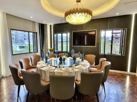 Mazhaga Hot Spring Resort Hotel (Garzi Gesar Wangcheng Branch)